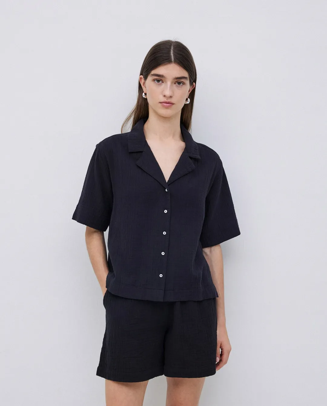 YERSE Camisa bimateria cuello solapa negro Fashion