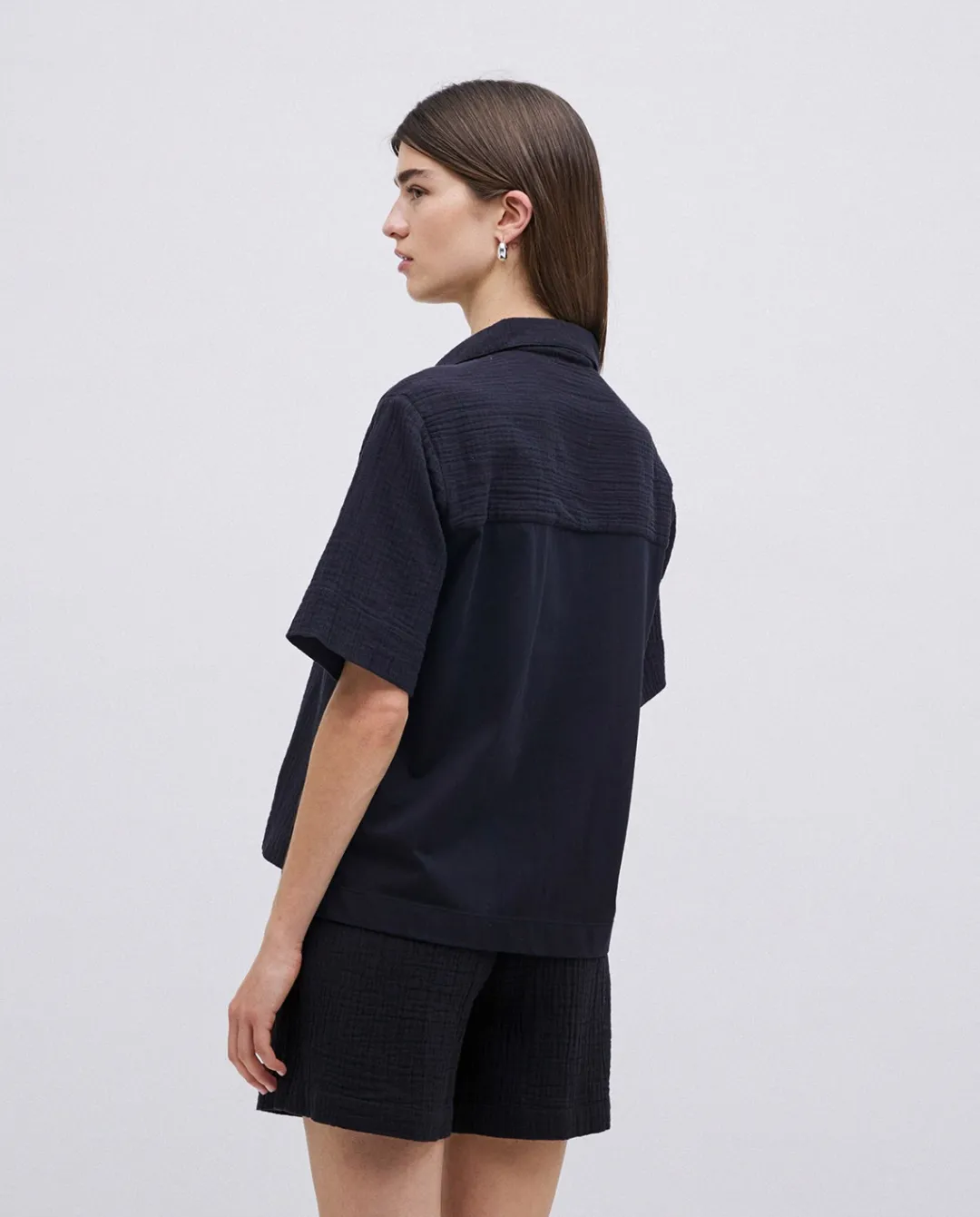 YERSE Camisa bimateria cuello solapa negro Fashion