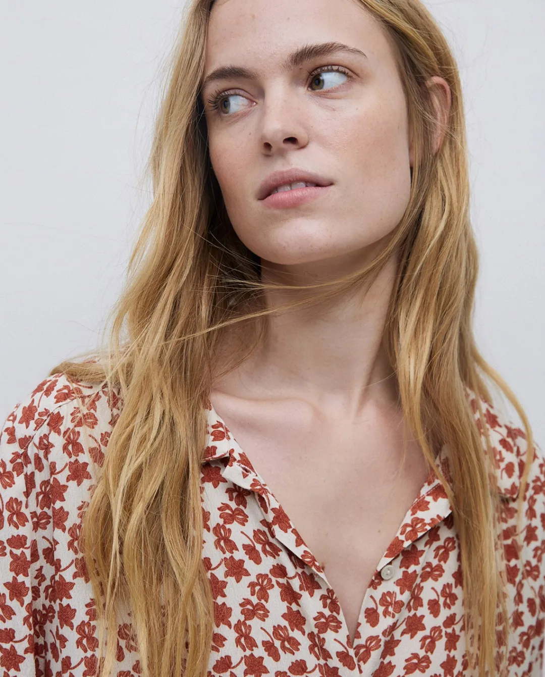 YERSE Camisa viscosa floral terracota Clearance