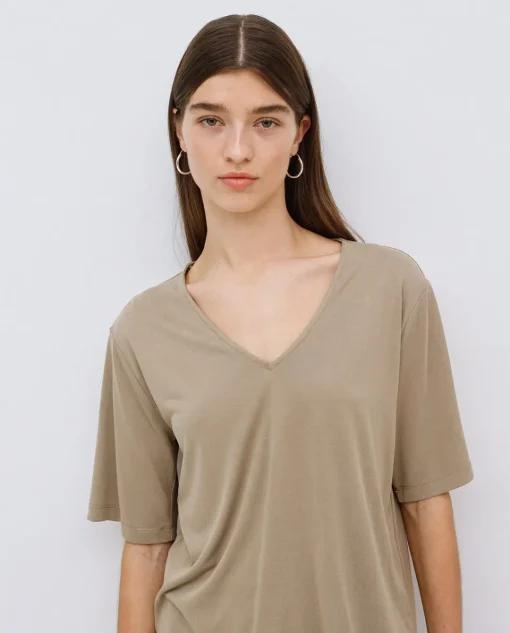 YERSE Camiseta holgada escote pico caqui Outlet