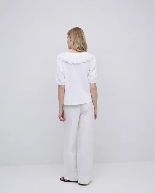 YERSE Camiseta volante con bordado blanco Best