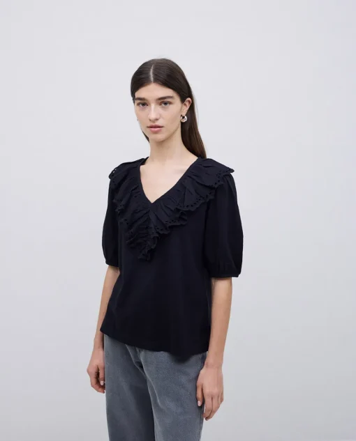 YERSE Camiseta volante con bordado negro Discount