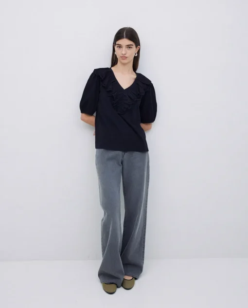 YERSE Camiseta volante con bordado negro Discount