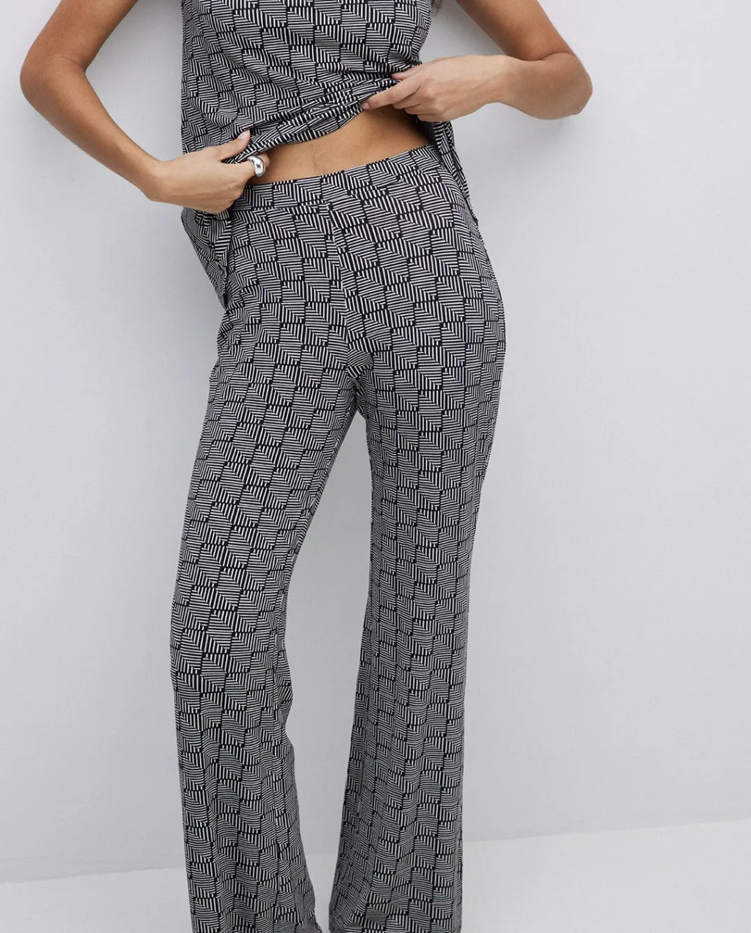 YERSE Pantalones flare geométrico negro Sale