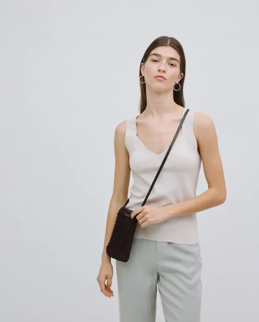 YERSE Top escote pico tirantes anchos beige New