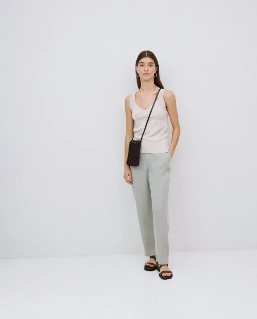 YERSE Top escote pico tirantes anchos beige New