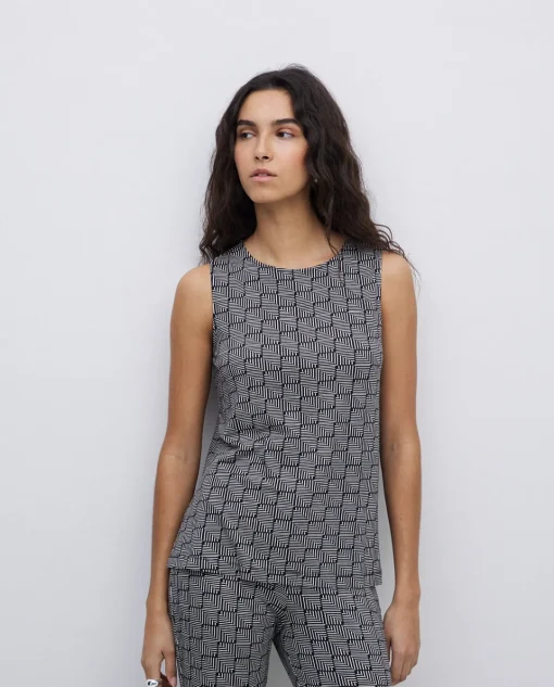 YERSE Top geométrico negro Outlet