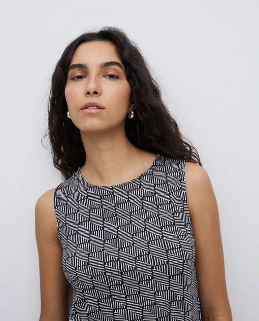 YERSE Top geométrico negro Outlet