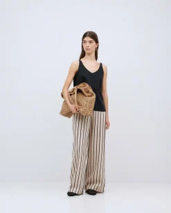 YERSE Top Tencel pico negro Discount