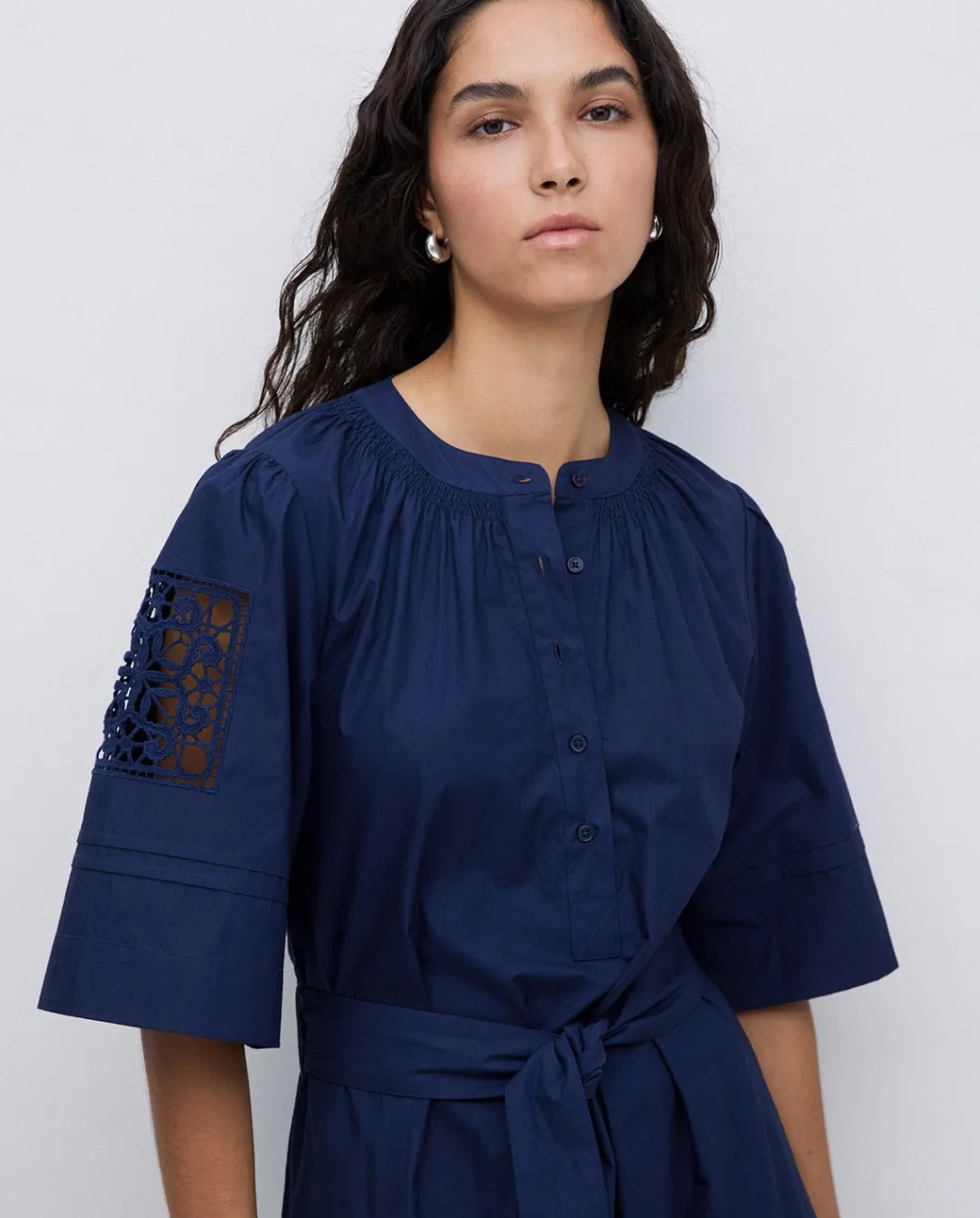 YERSE Vestido popelín puntillas azul oscuro Hot