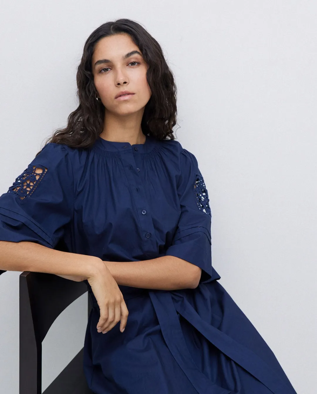 YERSE Vestido popelín puntillas azul oscuro Hot